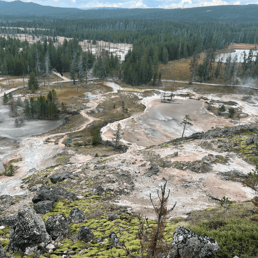 Yellowstone National Park Day Hike - Artist Paintpots