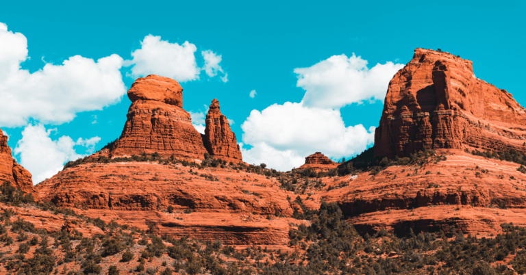 Red Rocks in sedona, part of the best hiking blog post